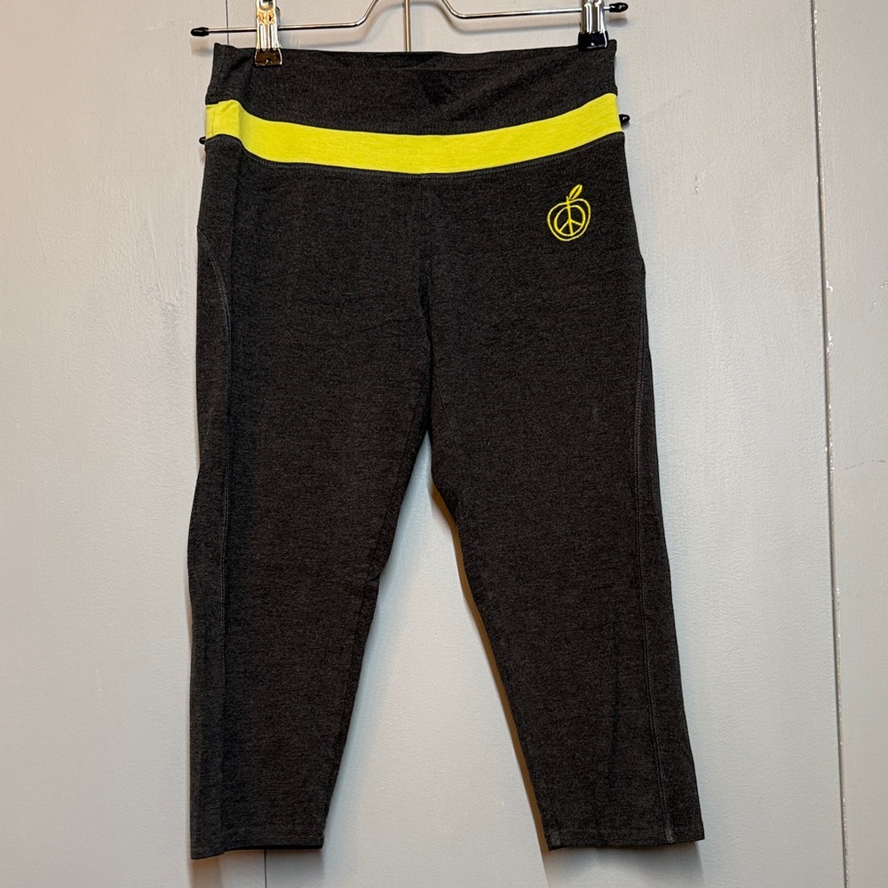 2 pair Green Apple Bamboo Yoga Capri Pants - Picture 4 of 5